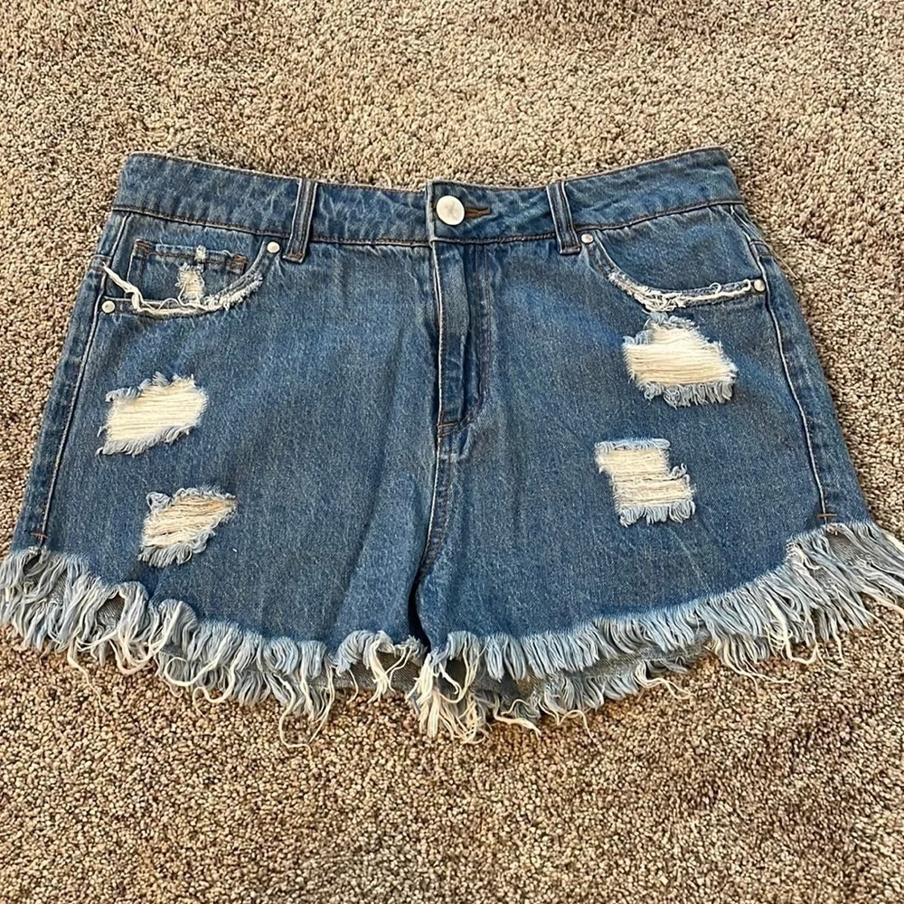 ⭐️ 3 for 20! Gianni bini shorts distressed size 9